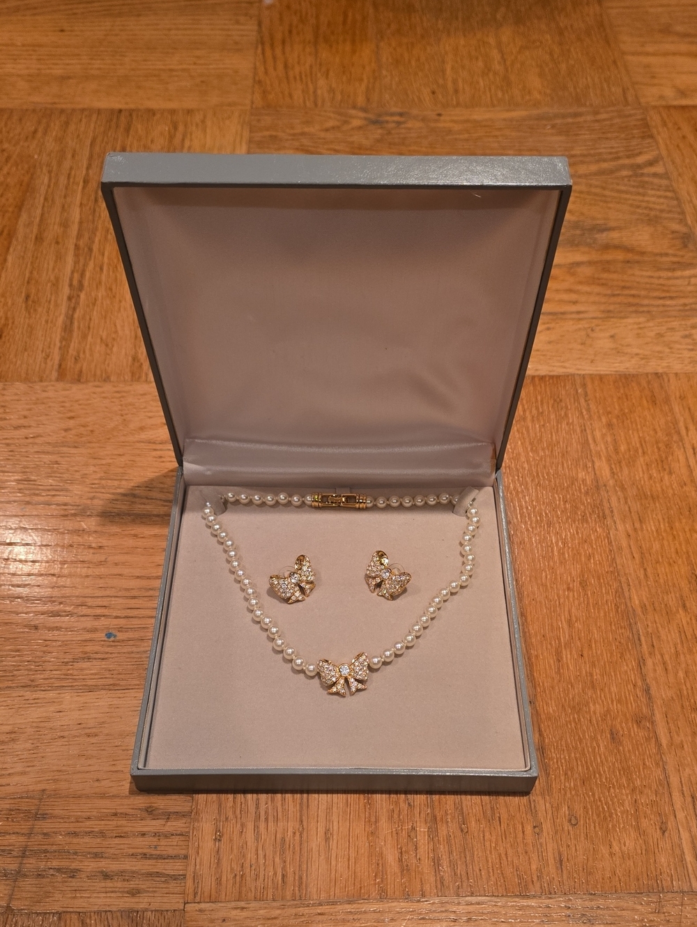 Pearl and Gold Butterfly Necklace & Earring Set